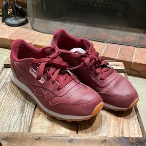 Reebok Classic size 5 sneaker